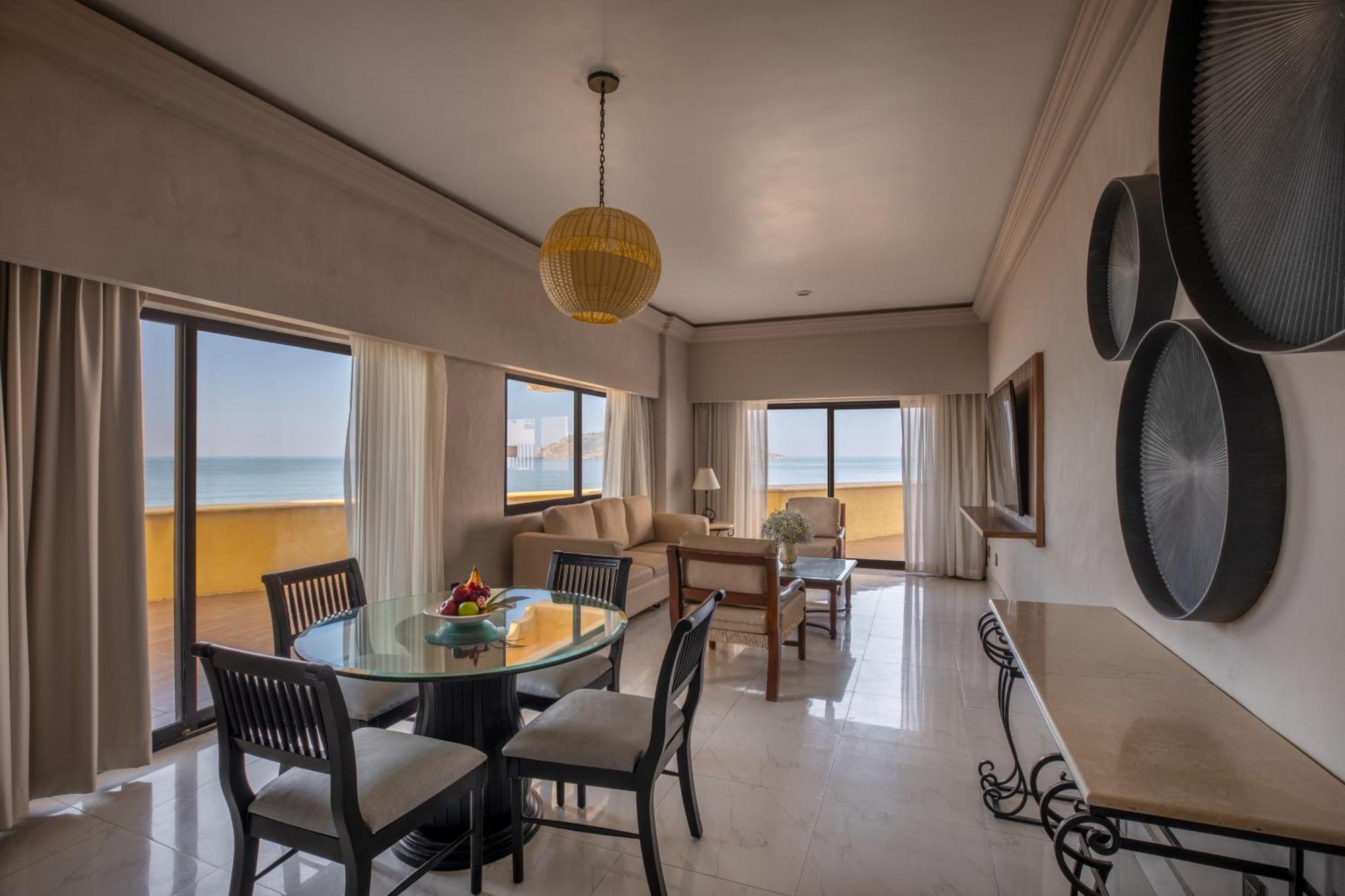 One Bedroom Deluxe Suite Beach Front